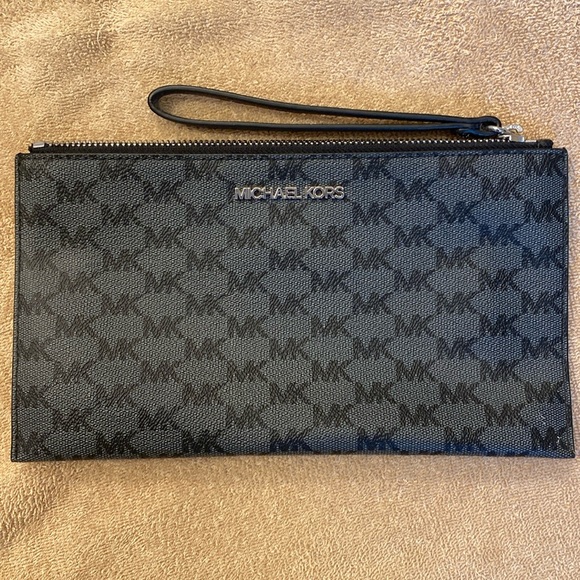 Michael Kors Clutch/Large Wallet - Picture 1 of 4